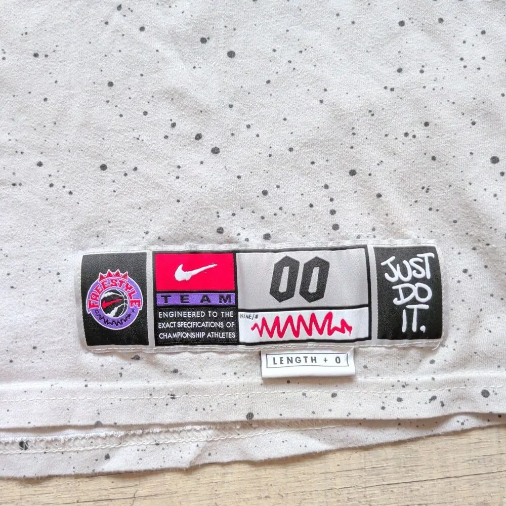 VTg Nike Freestyle Basketball T-Shirt Men Size Small S Gray Paint Splatter